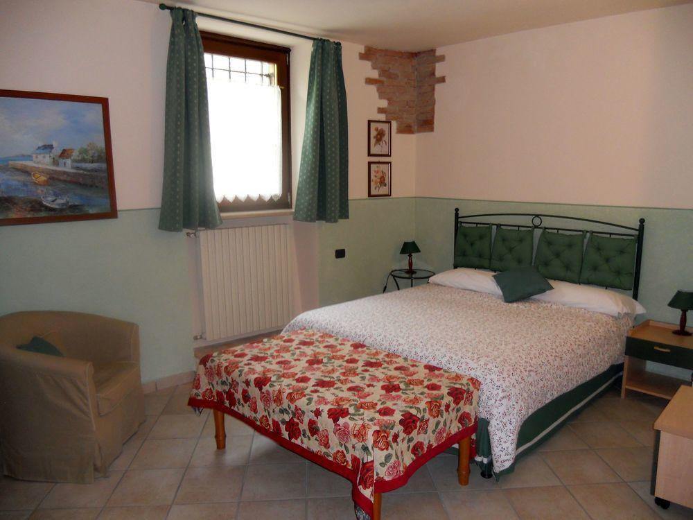 B&B Renzano Bedrooms Salò Εξωτερικό φωτογραφία